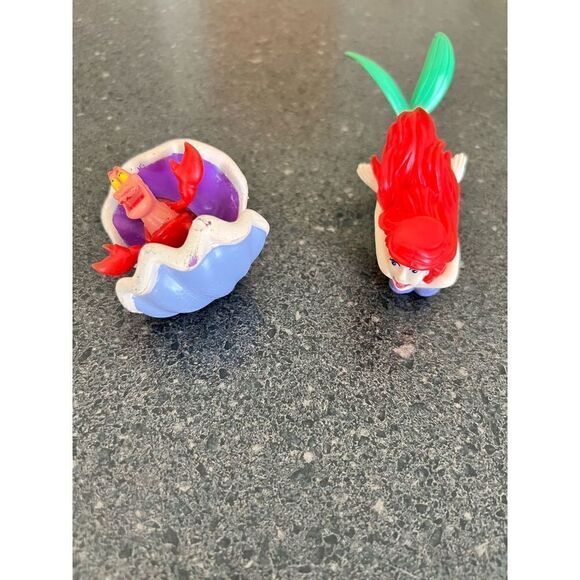 The Little Mermaid & Sebastian Figurure - Picture 6 of 10